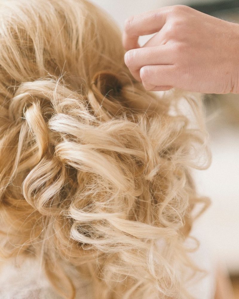 Hochsteckfrisuren & festliches Styling